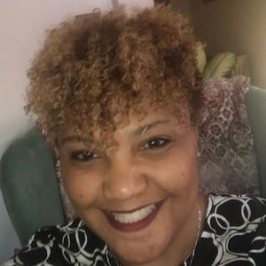 Meet your Posher, Yolanda